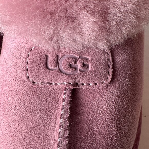 UGG  Slippers - Picture 9 of 10